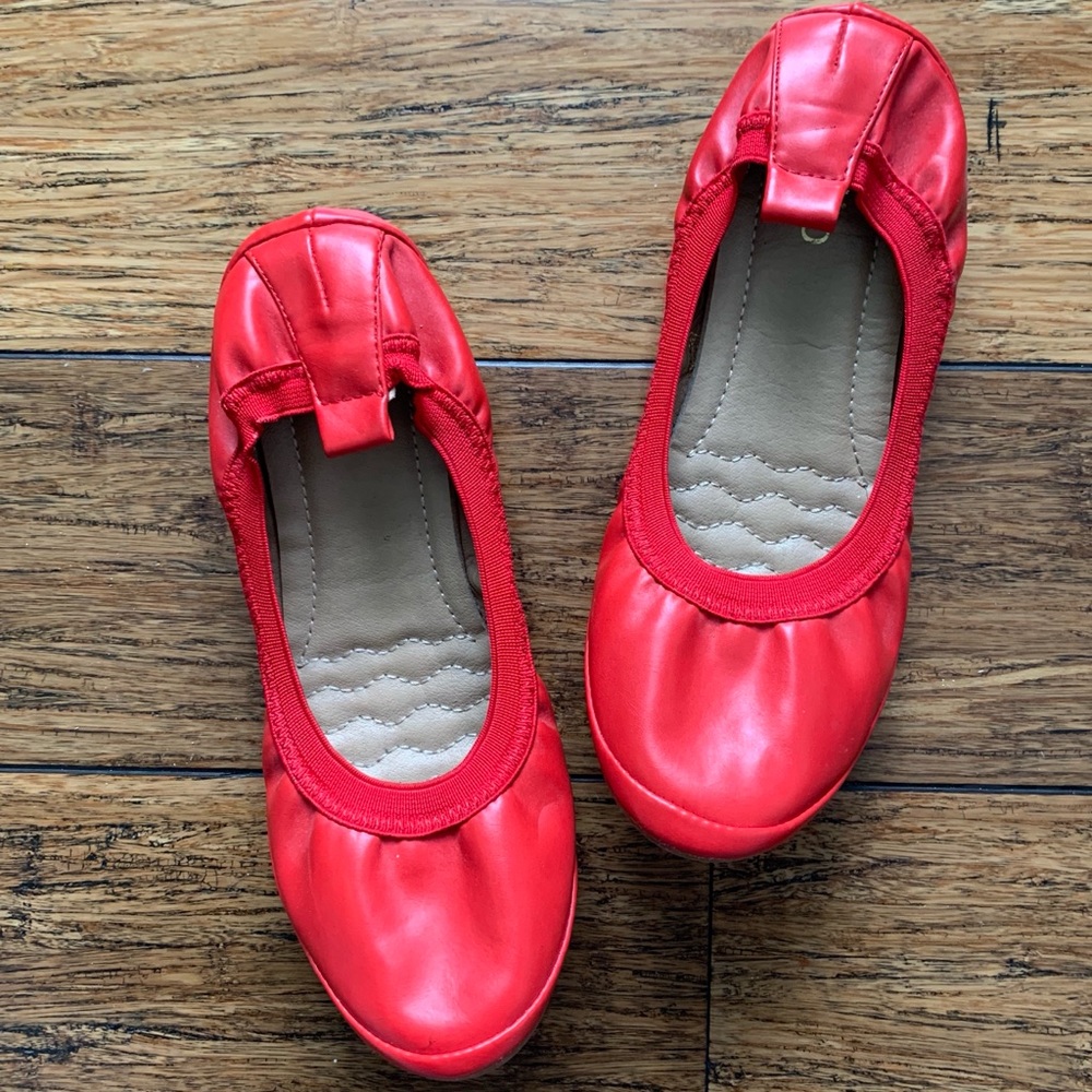 Red Cushioned Bendable Flats - Picture 1 of 4